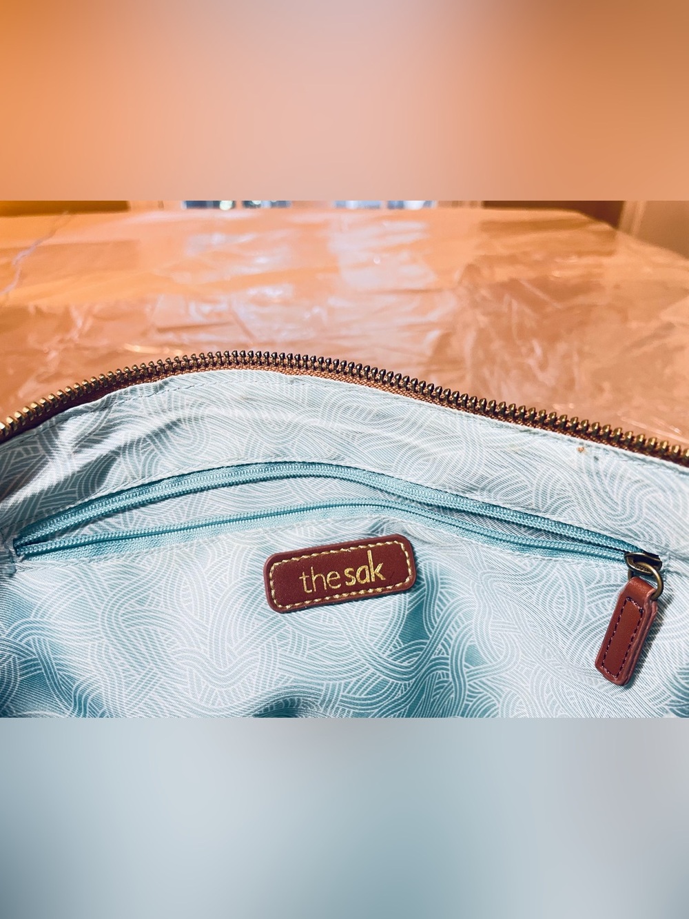 “The Sak” Embossed Tan Brown Leather Hobo Shoulder HandBag. Brass Hardware. - Picture 14 of 16